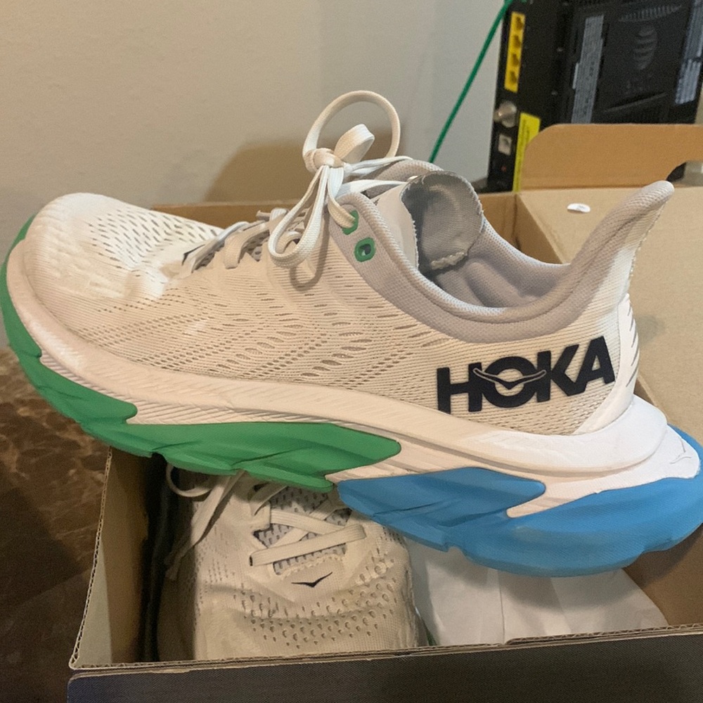 Women’s Hoka size 7.5!